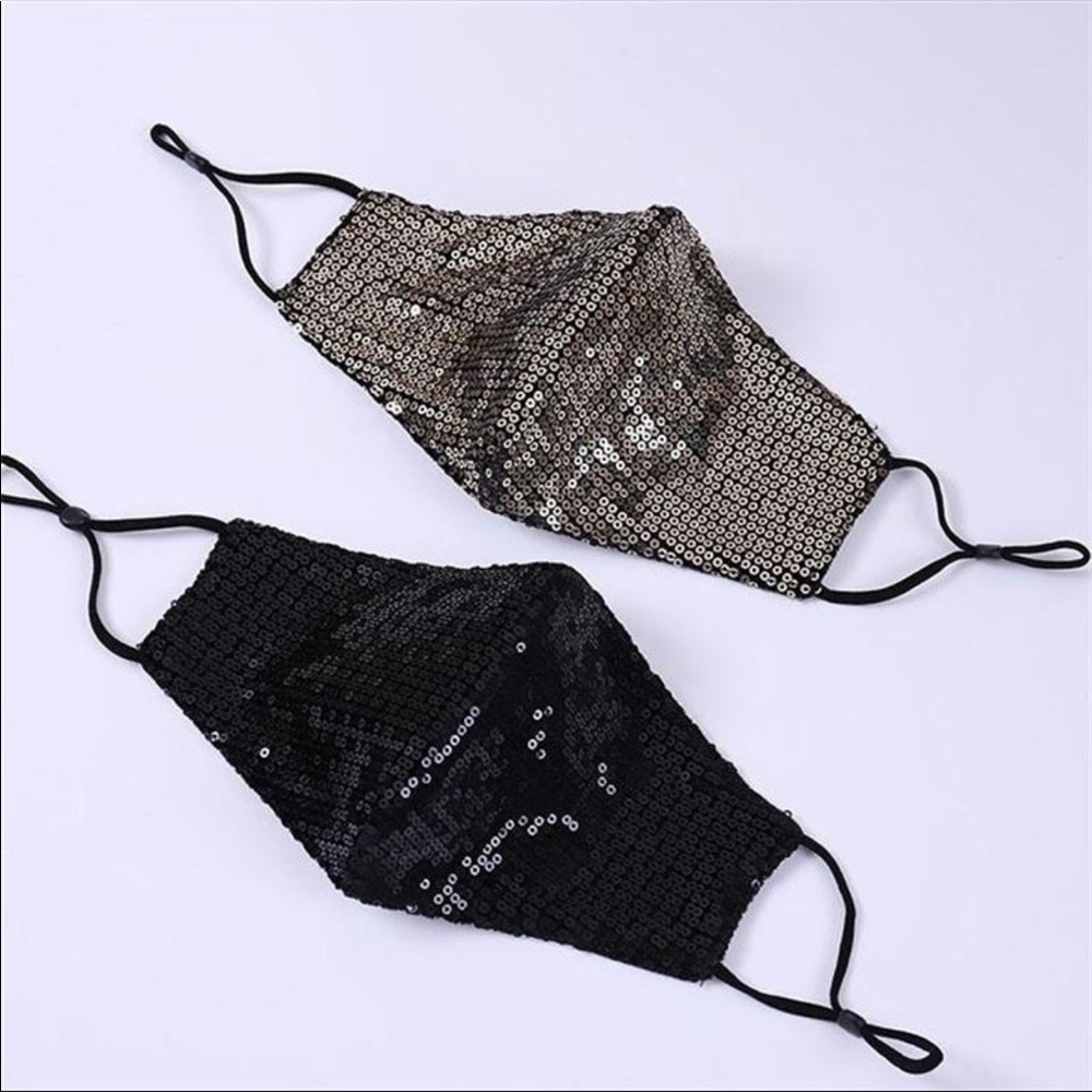 Face mask with sequins ❤️